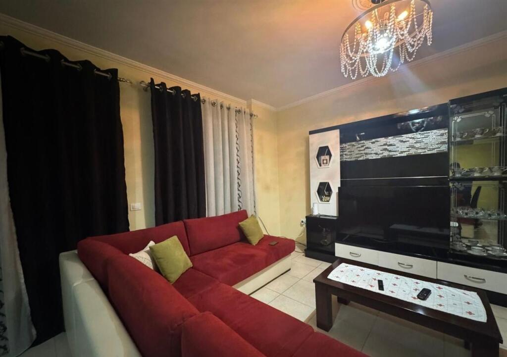 For rent 2+1+2 near Kmy, Yzberisht