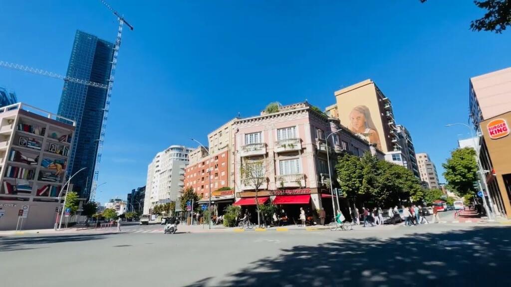 NJËSI SHËRBIMI PËR KLINIKË OSE ZYRA ME QIRA BUZE RRUGES SE BARRIKADAVE