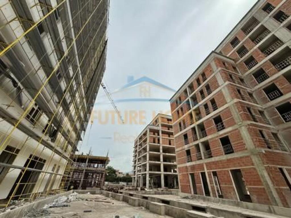 Shitet, Apartament 1+1, Casa Italia, Tirana Entry 2