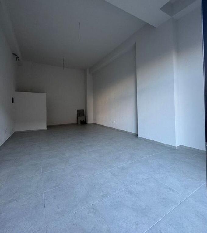 Jepet me qera dyqan pran amerikan 3