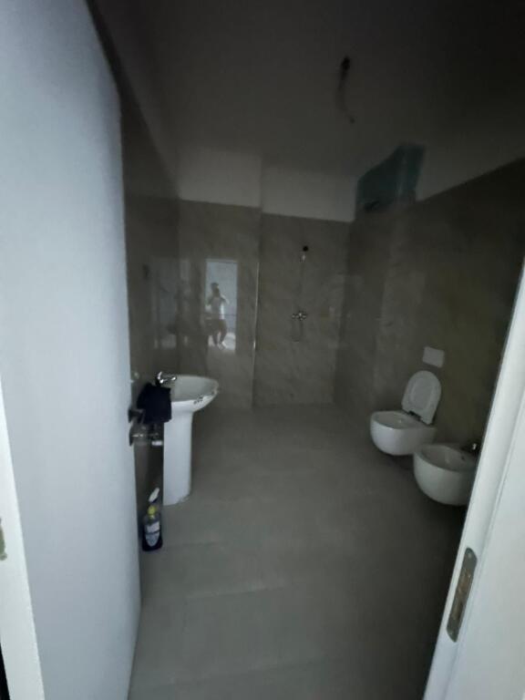 Bathore , Apartament  1+1 per qera