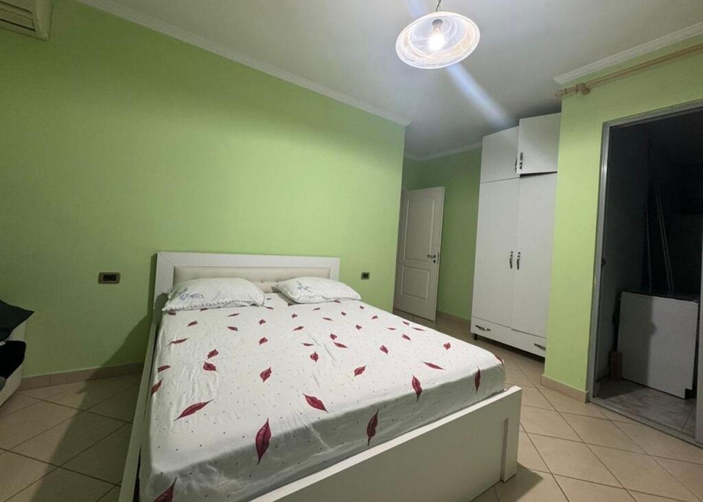 For rent 2+1+2 near Kmy, Yzberisht