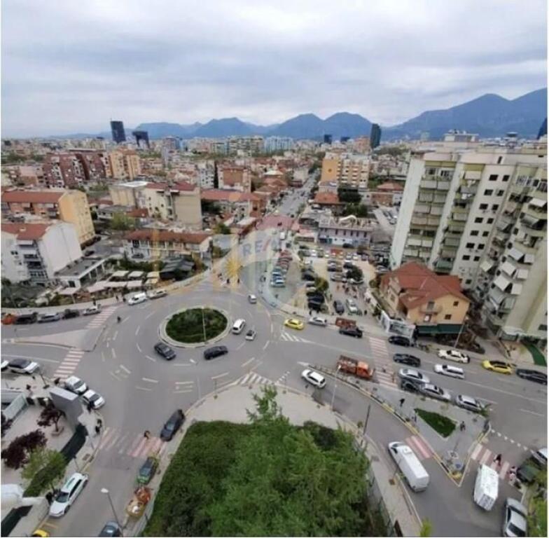 Shitet apartament 1+1–Komuna Parisit 190000EU