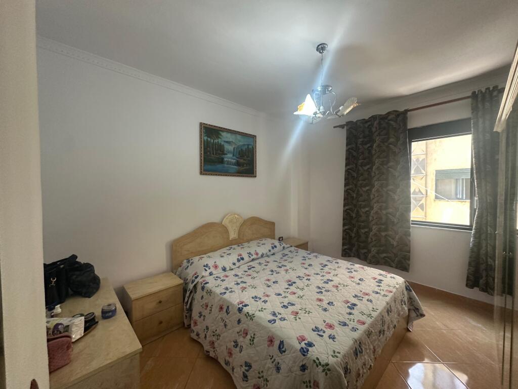 Shitet Apartament 1+1 në Zemër të Malit të Robit ne Durrës