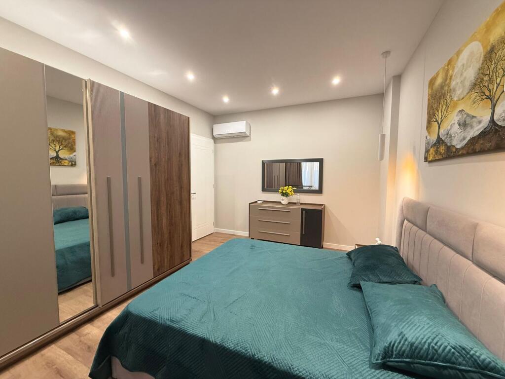 super apartament me qira tek 21 dhjetori