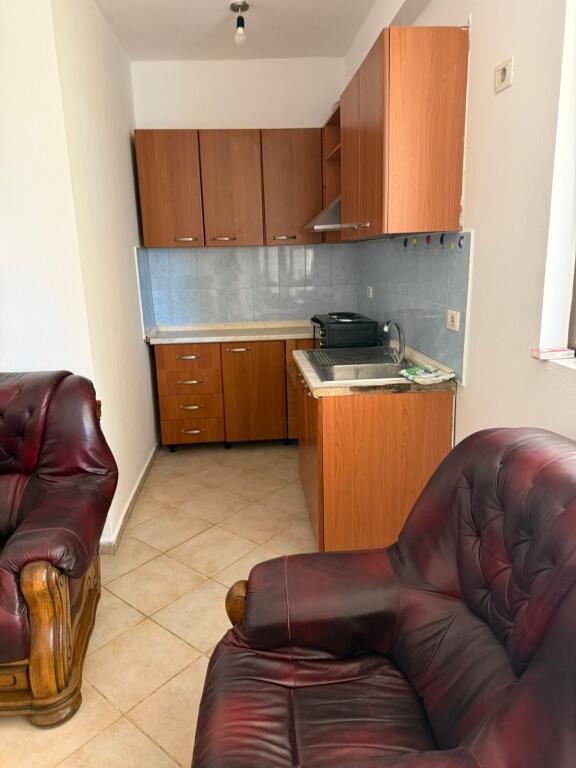 Appartamento 1+1 in affitto in via Elbasan