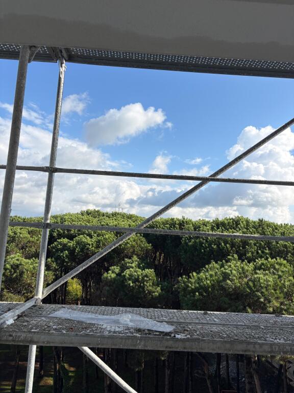 Apartament për shitje në Golem – Mes pishave, relaks dhe komfort! 🌿🏖️