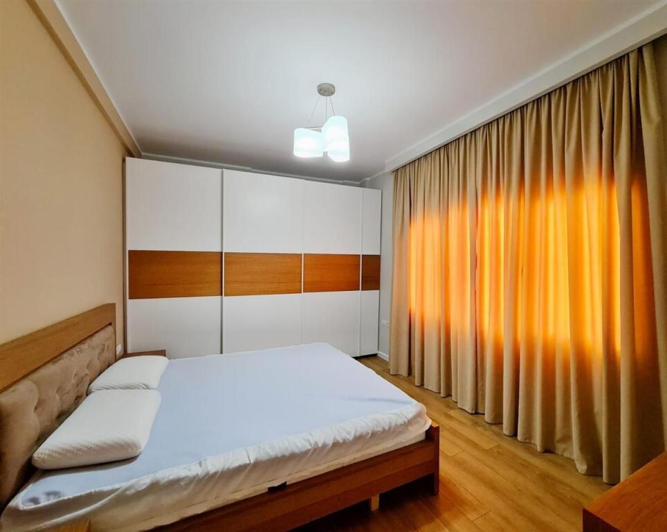 APARTAMENT ME QERA 4+1 KOMUNA E PARISIT 130.000 LEKE