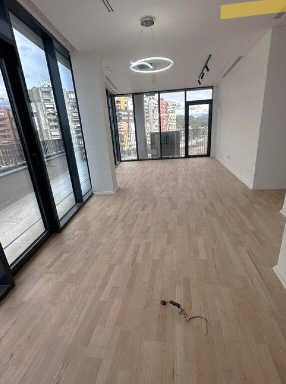 Vendesi in vendita Appartamento 2+1+2 + Posto Auto, Lake View Residence – Tirana