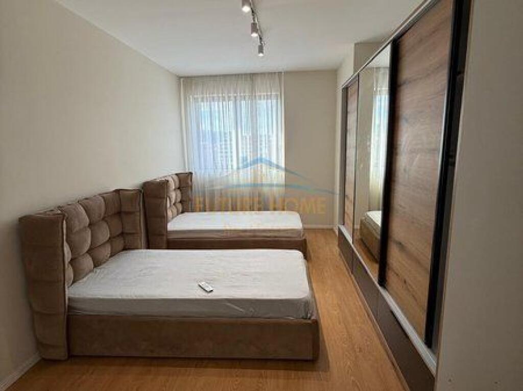 Shitet, Apartament 2+1+2,Unaza e Re, Tirane.