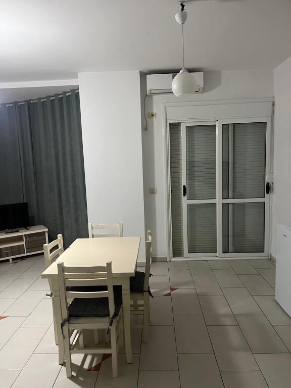 JEPET APARTAMENT ME QIRA 1+1 – RRUGA KOSOVA,VLORE!