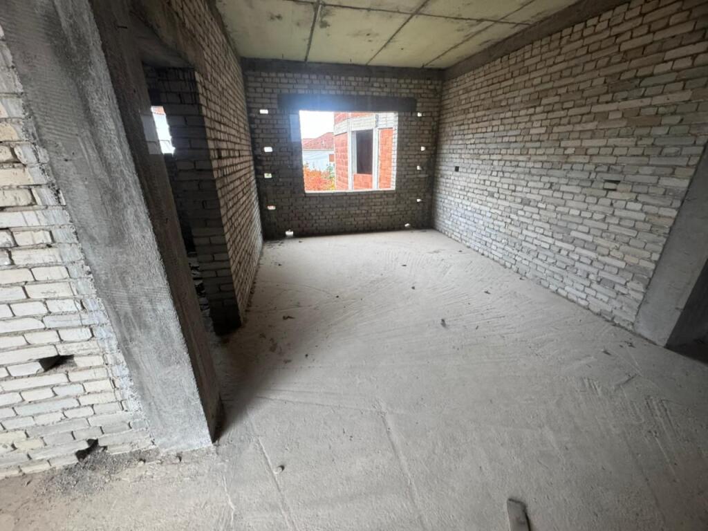 Vendesi edificio di 3 piani, Via Nuri Kello, vicino a Via Jordan Misja