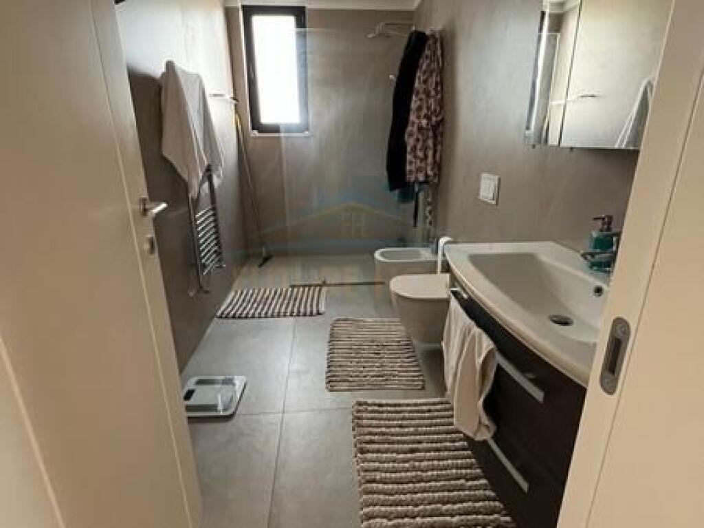 Shitet, Vilë individuale San Pietro Residence, Gjiri I Lalëzit.