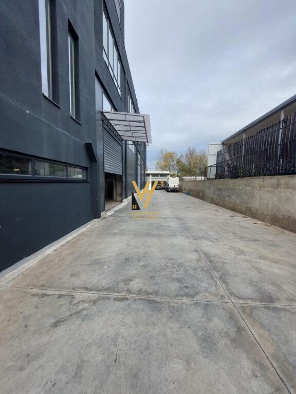 JEPET OBJEKT MULTIFUNKSIONAL ME QERA TE TOP CHANNEL 10.000 EURO