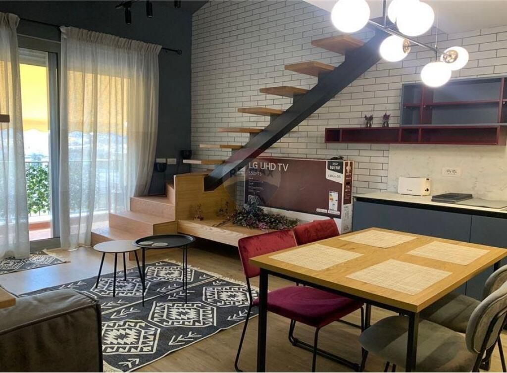 Aprtament 1+1 + post parkimi me qira rruga e Elbasanit