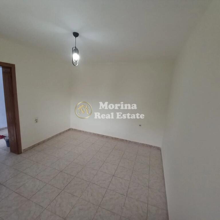 Hyrje Private , 2+1, ”Kombinat” 240 euro/muaj