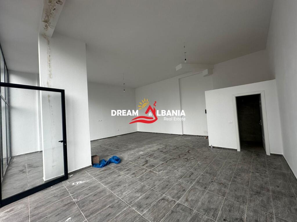 Jepet dyqan me qera tek Ish Fusha Aviacionit (id 42711148).