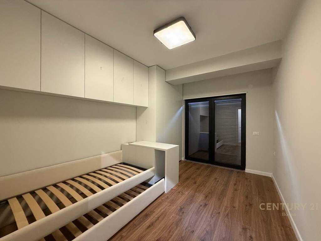 SHITET APARTAMENT 3+1 ME SUPER VERANDE TE KODRA E DIELLIT 2