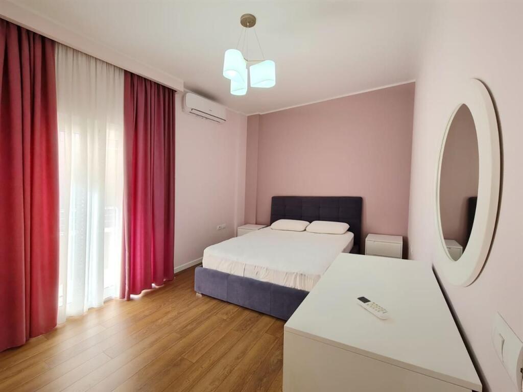 APARTAMENT ME QERA 4+1 KOMUNA E PARISIT 130.000 LEKE