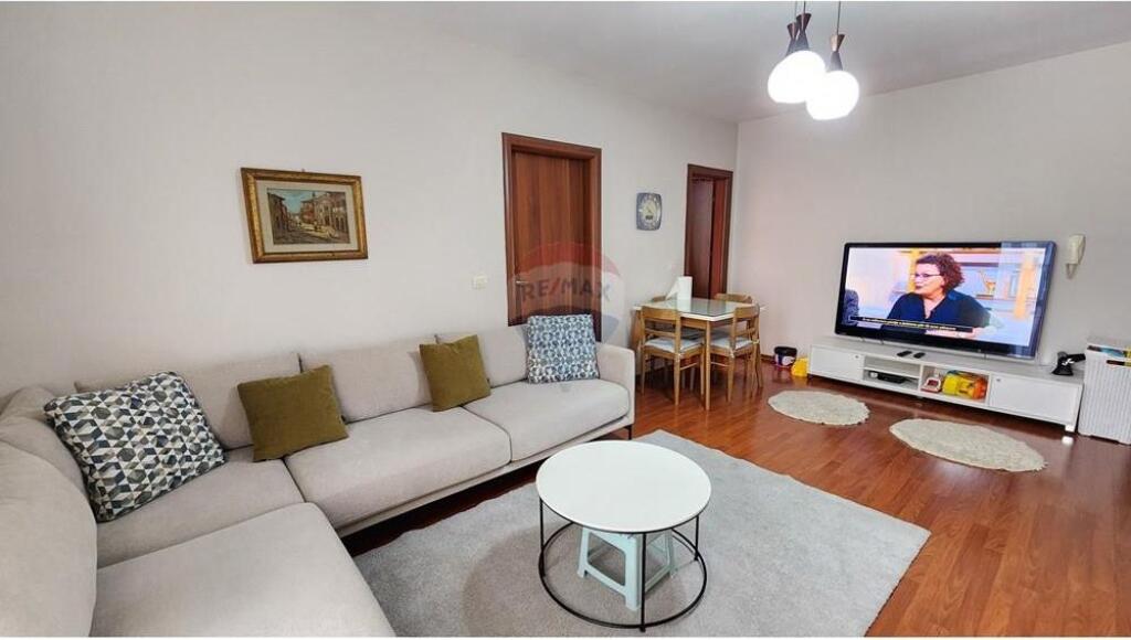 Apartament 1+1 Rr.Barikadave