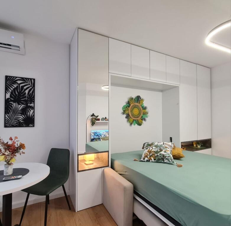 Shitet🔥  Apartament / Home studio   Kodra e Diellit; Big Marketi