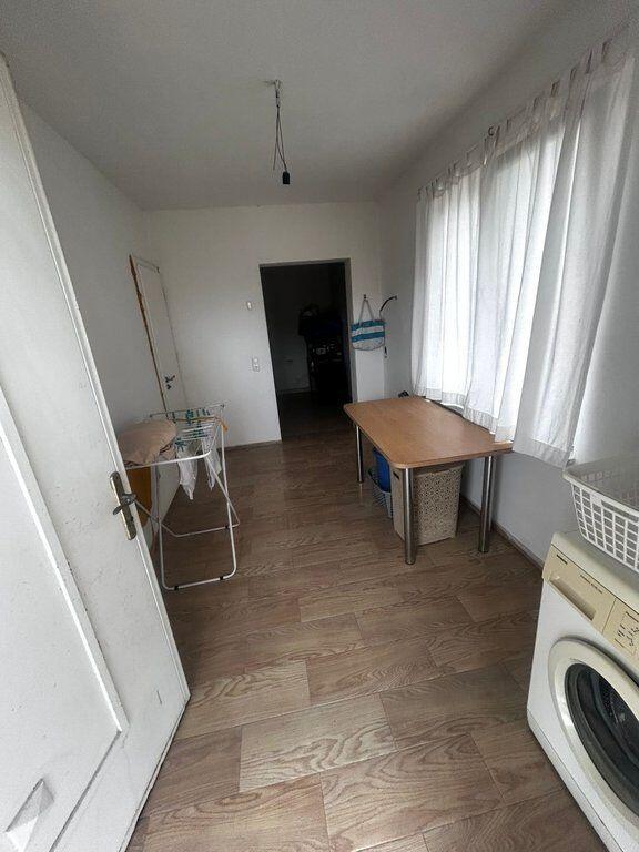 Shitet, Vile 2-Kateshe, Preze, Tirane.