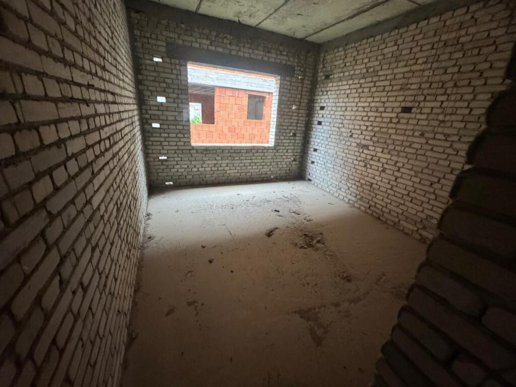 Vendesi edificio di 3 piani, Via Nuri Kello, vicino a Via Jordan Misja