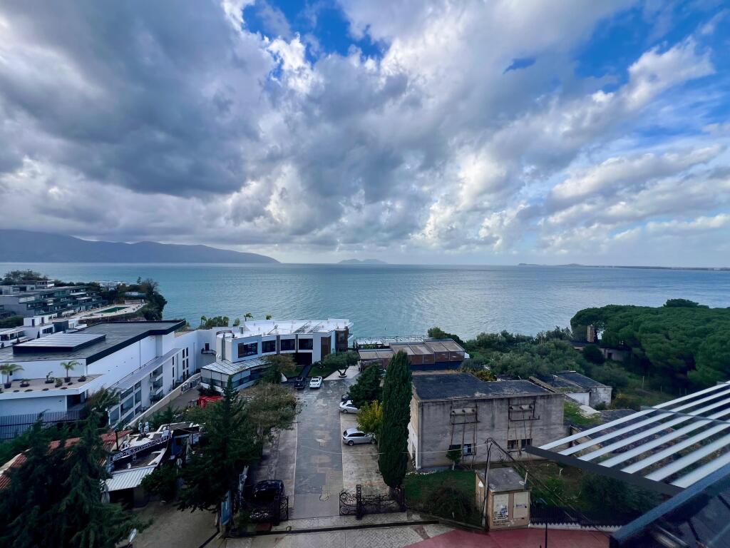 Penthouse Per Shitje Tek Marina Bay Vlore