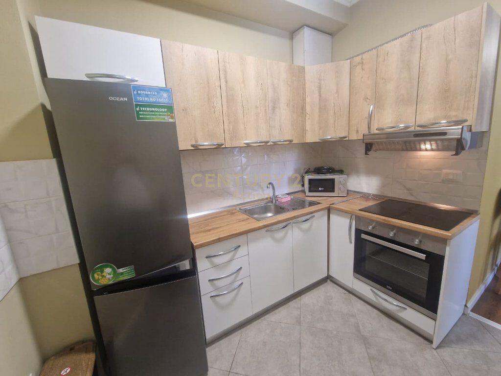 APARTAMENT 2+1 ME QIRA, TEK BULEVARDI ZOGI PARE