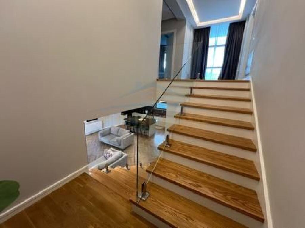 Shitet, Vilë individuale San Pietro Residence, Gjiri I Lalëzit.