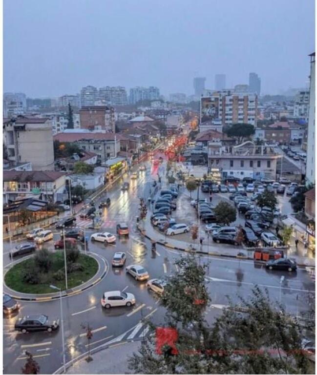 Shitet apartament 1+1–Komuna Parisit 190000EU