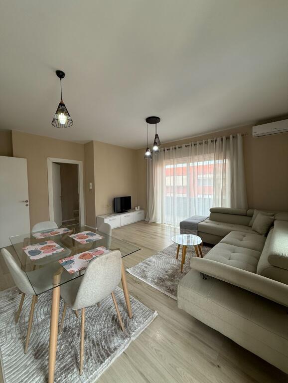 Jepet me Qira – Apartament 2+1 | Pranë Spitalit Amerikan 3