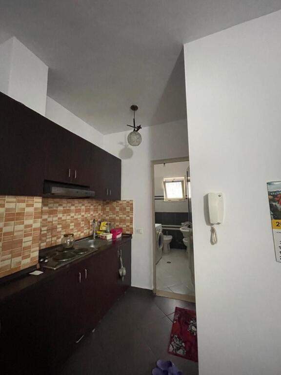 Via “Mine Peza”, affittasi appartamento 1+1! 500 Euro