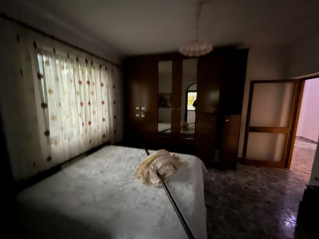 JEPET ME QIRA APARTAMENT 2+1 + PARKING . KAT DYTE TE VILE NE ALI DEM . CMIMI QIRAJE 350 EURO