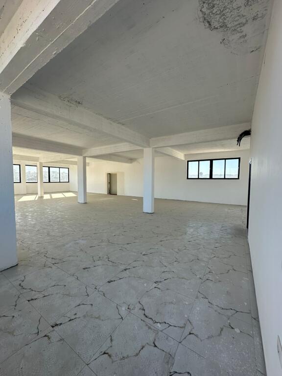 Jepen me qera 2 kate per Ambjent Biznesi , Paskuqan 2 rruga Abdyl Elmazi 1500 euro te dy katet