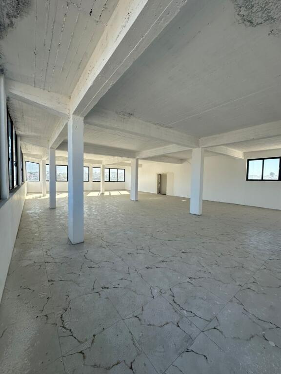 Jepen me qera 2 kate per Ambjent Biznesi , Paskuqan 2 rruga Abdyl Elmazi 1500 euro te dy katet