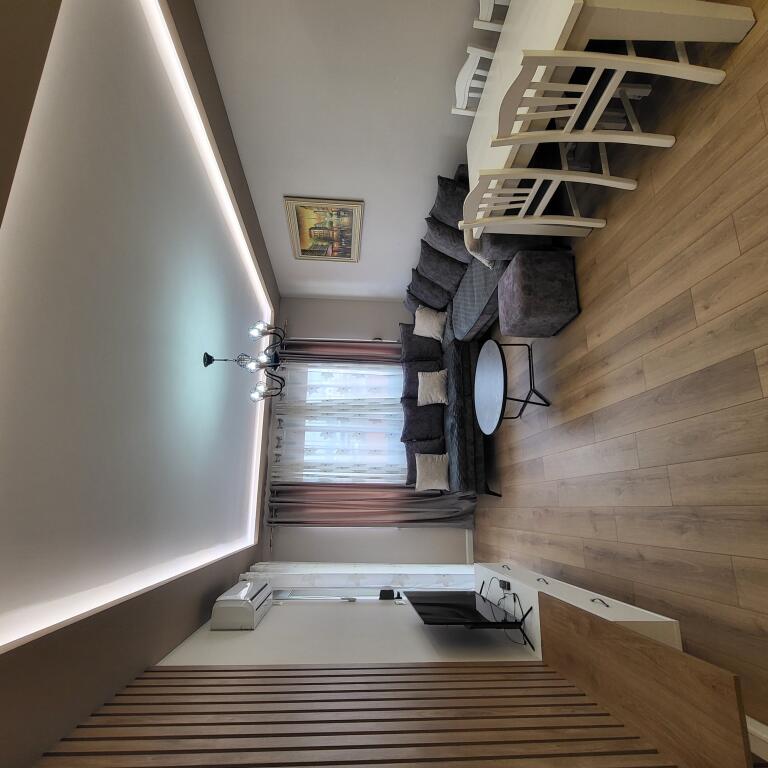 Jepet me qira apartament 1+1 në Liqenin e Thatë