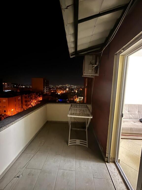 Apartment 1+1, American 2!