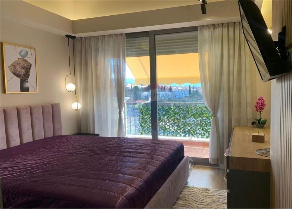 Aprtament 1+1 + post parkimi me qira rruga e Elbasanit