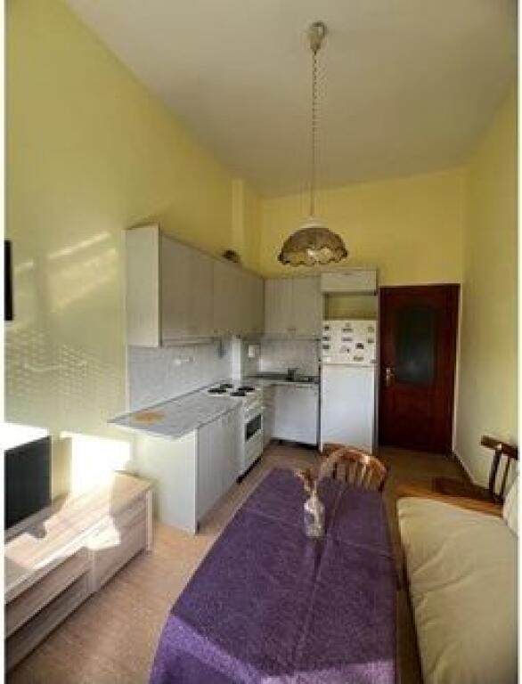 🌟 APARTAMENT 2+1 ME QIRA – ZONA E SHALLVAREVE