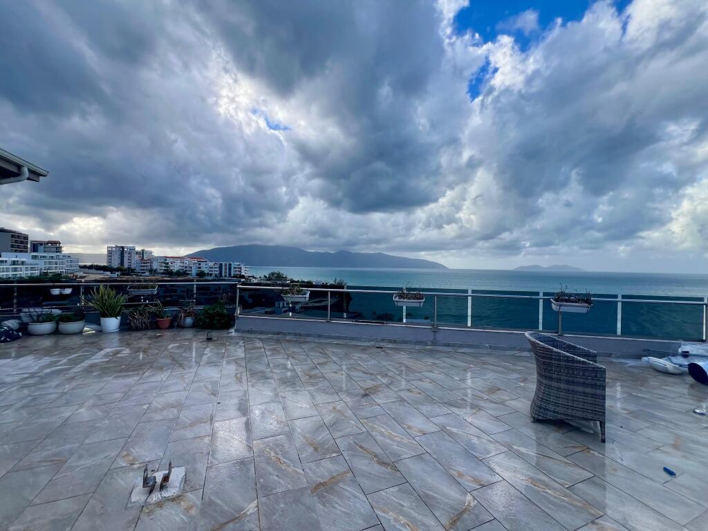 Penthouse Per Shitje Tek Marina Bay Vlore