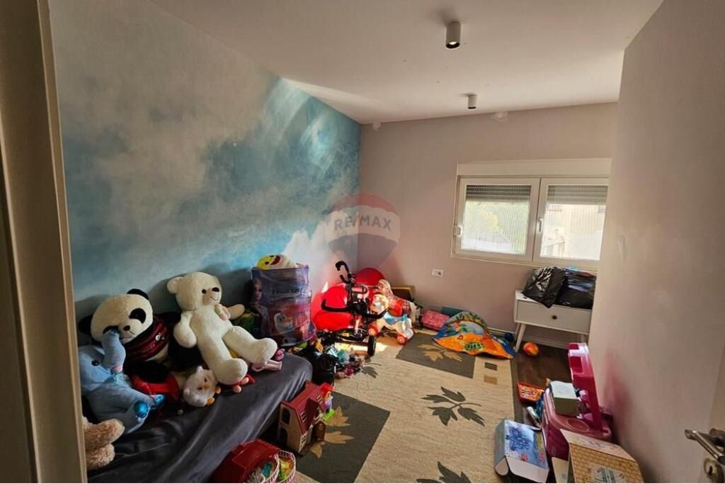 Shitet Apartament 3+1+2 te Rruga e Kavajës