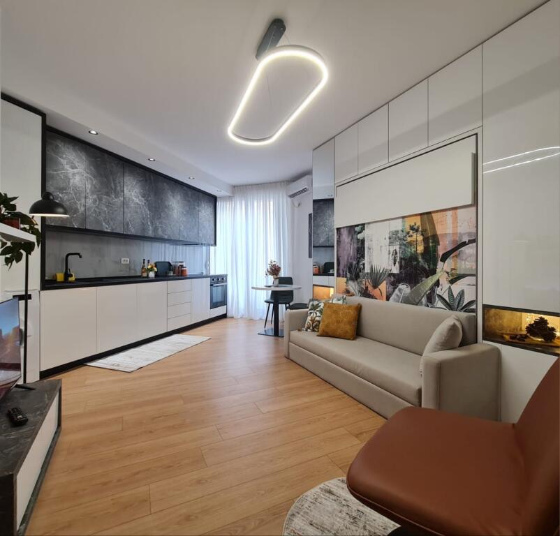 Shitet🔥  Apartament / Home studio   Kodra e Diellit; Big Marketi