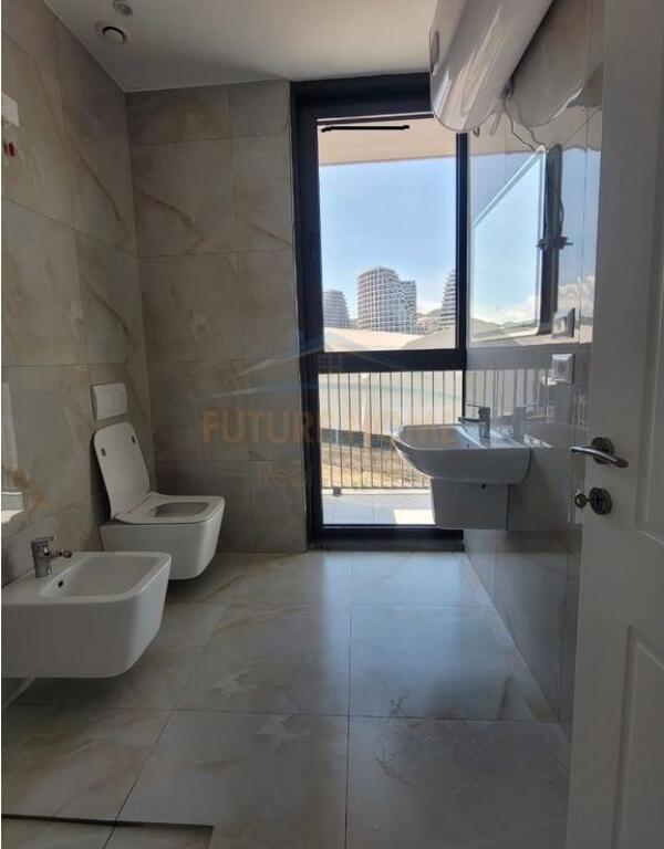 JEPET ME QERA ZYRE TEK LAKE VIEW