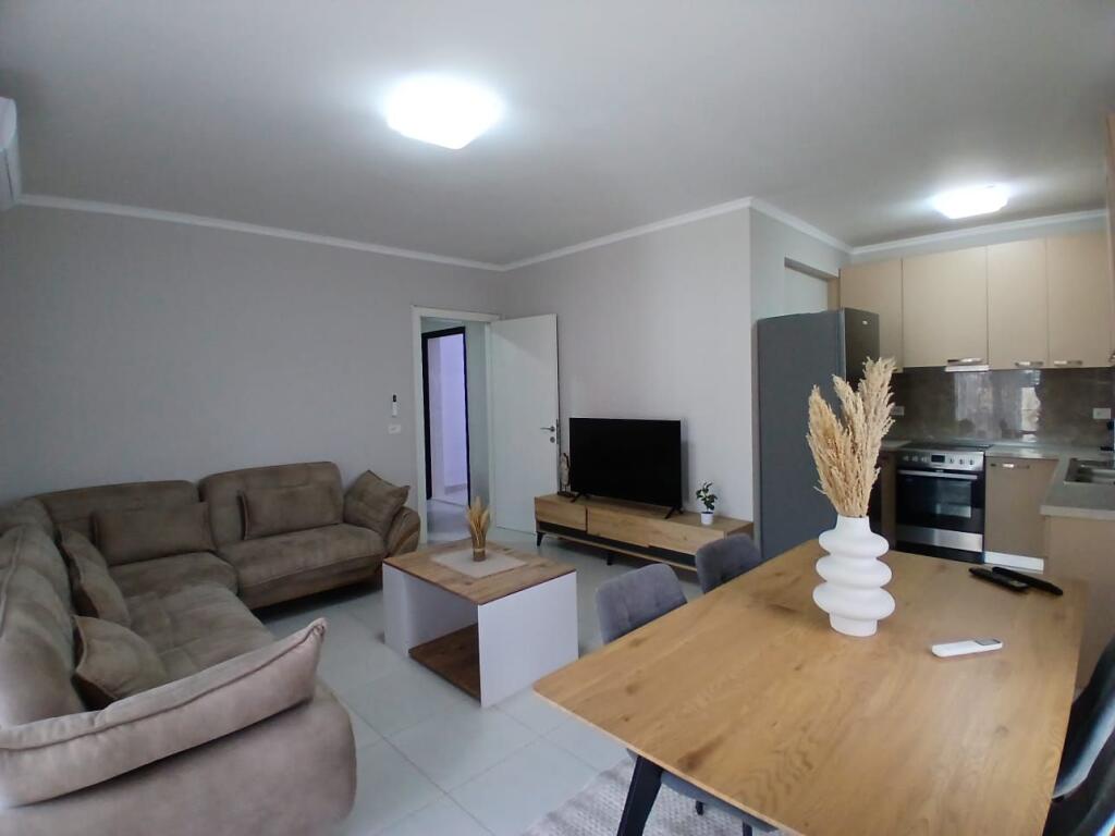 In affitto🔥  Appartamento 2+1+1 bagno con finestra  Via Hashing Hysen Dalliu ; Mine Peza