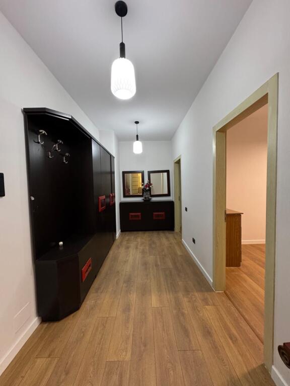 Shitet,Apartament 2+1+2 Oxhaku,Tirana.