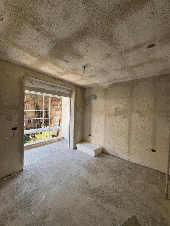 Apartament për shitje në Golem – Mes pishave, relaks dhe komfort! 🌿🏖️