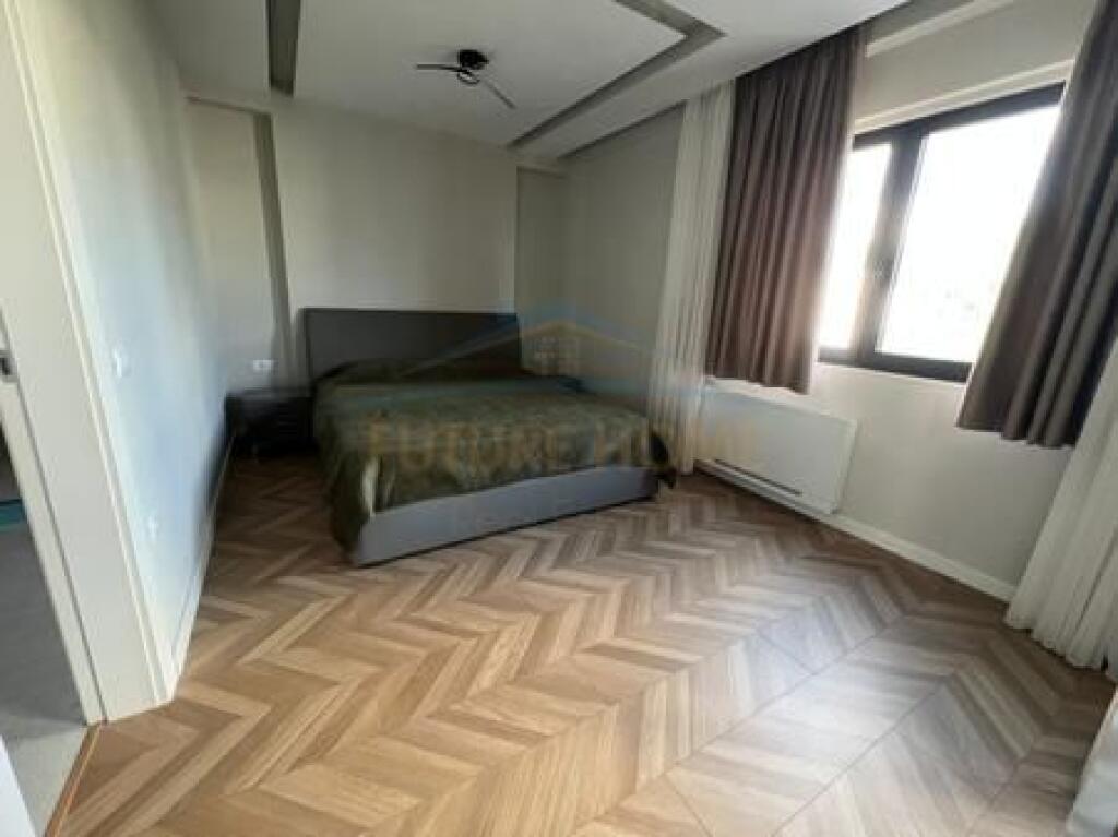 Shitet, Vilë individuale San Pietro Residence, Gjiri I Lalëzit.