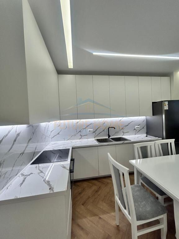 Affitto, Appartamento 2+1+2+posto auto Residenza Erli Porcelan