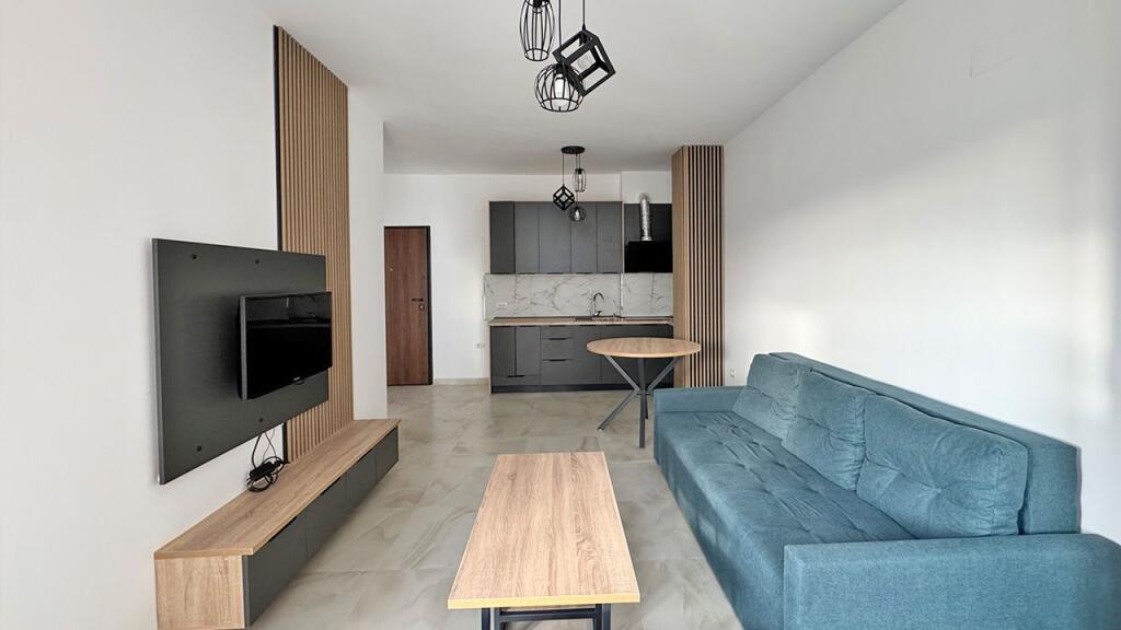 SHITET APARTAMENTI, GOLEM. 58m2